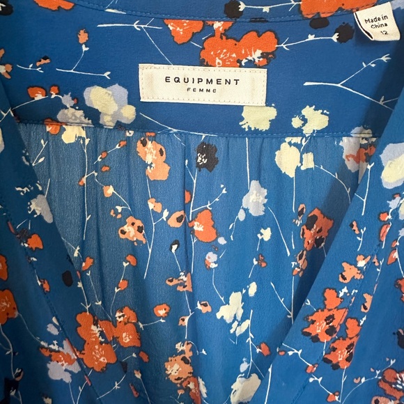 EQUIPMENT FEMME - Blue Floral Short Sleve Silk Dress - Picture 5 of 7